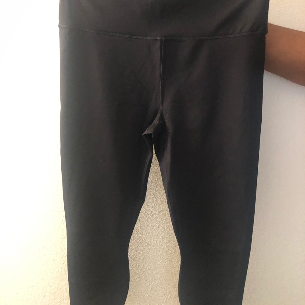 NWT Fabletics Leggings